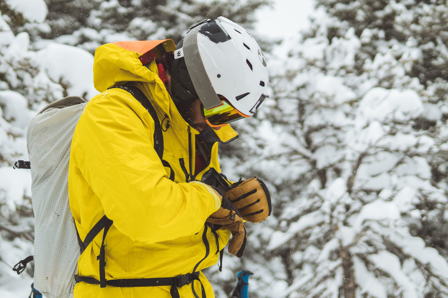 Team Wendy M-216 - w/ Princeton Tec Light & Superior Ventilation - Professional Ski Helmet