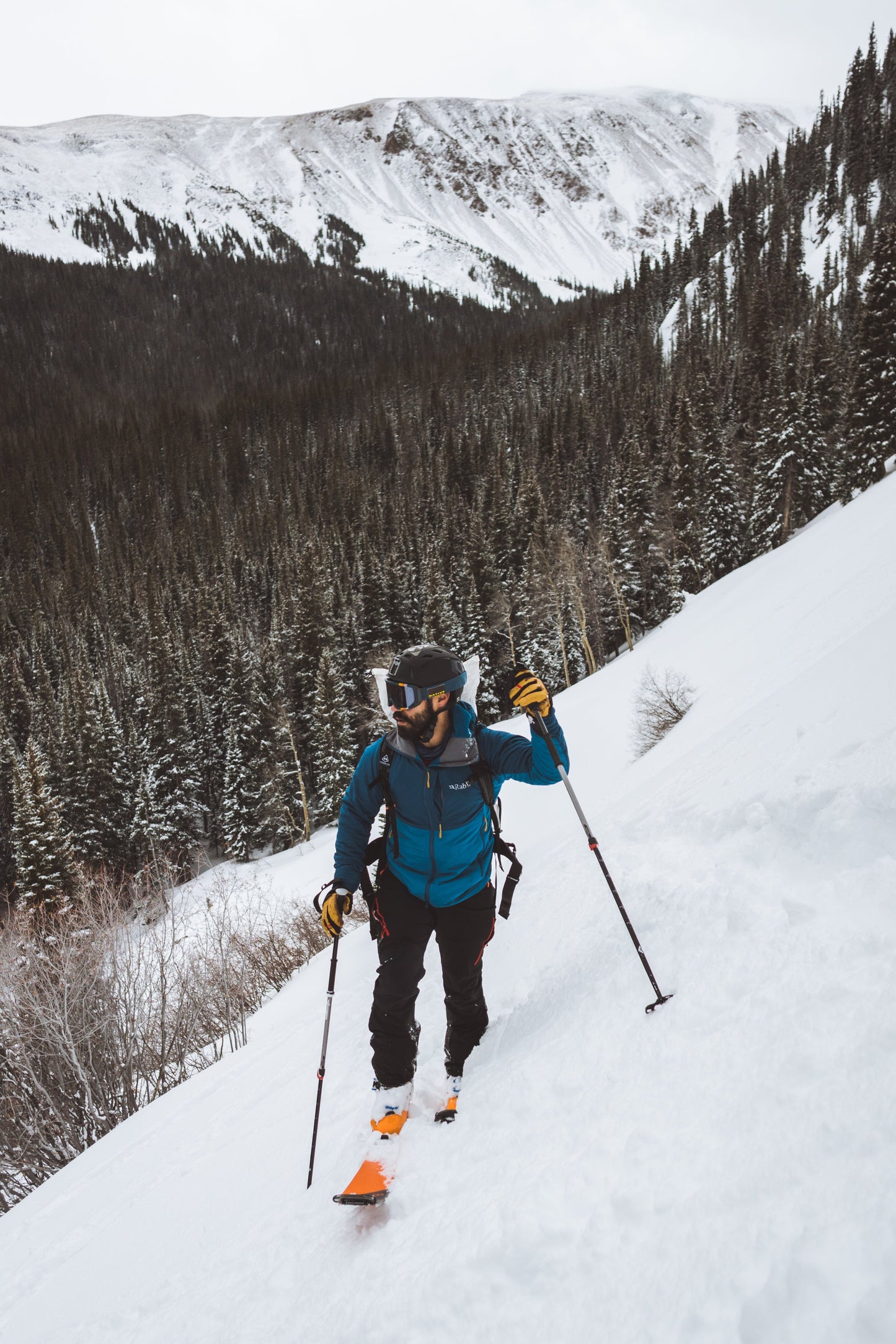 Team Wendy M-216 - w/ Princeton Tec Light & Superior Ventilation - Professional Ski Helmet