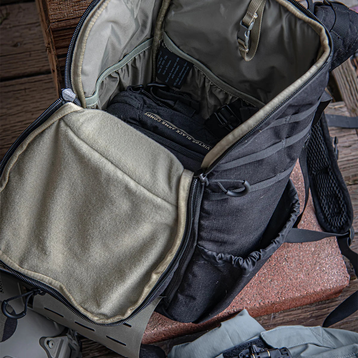Eberlestock Bandit - Lightweight EDC Bag w/ Hydration Carry
