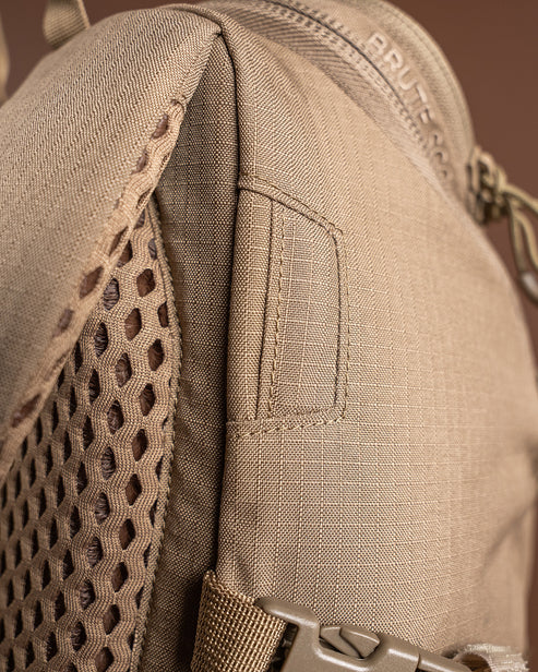 Eberlestock Brute Scout Hunting Pack - Ultralight 30L Fast-Attack Rucksack - Built to Stop Back Sweat & Shed Rain