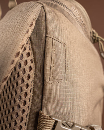Eberlestock Brute Scout Hunting Pack - Ultralight 30L Fast-Attack Rucksack - Built to Stop Back Sweat & Shed Rain