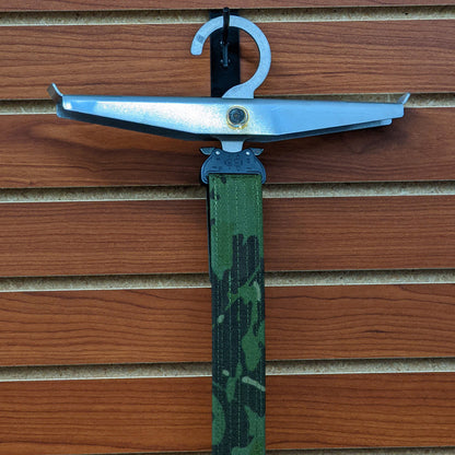 Esstac Closet PC Hanger